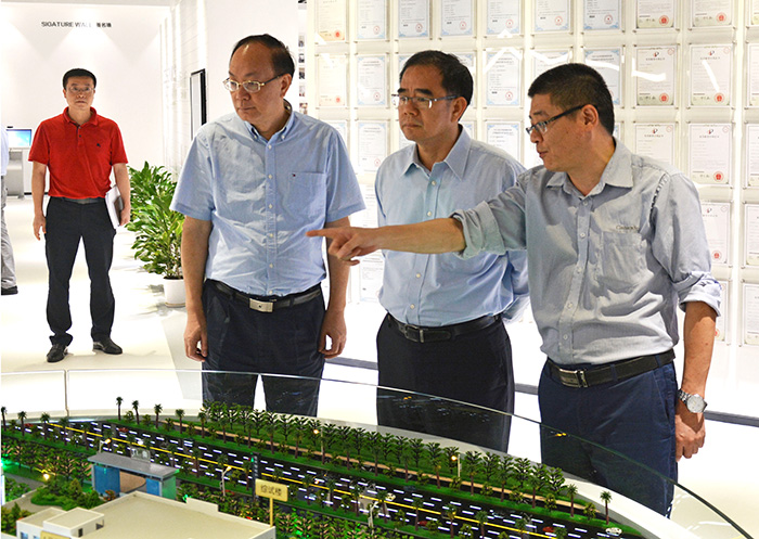 向导来访： 2018.10东莞市委书记梁维东佳禾调研