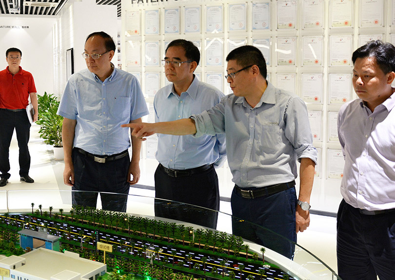 向导来访： 2018.10东莞市委书记梁维东佳禾调研